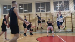 Historyczny triumf Czarnych nad Powiatem! Strong Klem z pierwszym zwycięstwem!