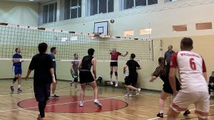 Ekspresowe zwycięstwa faworytów. 6. kolejka KLEM-LIGI na wysokich obrotach