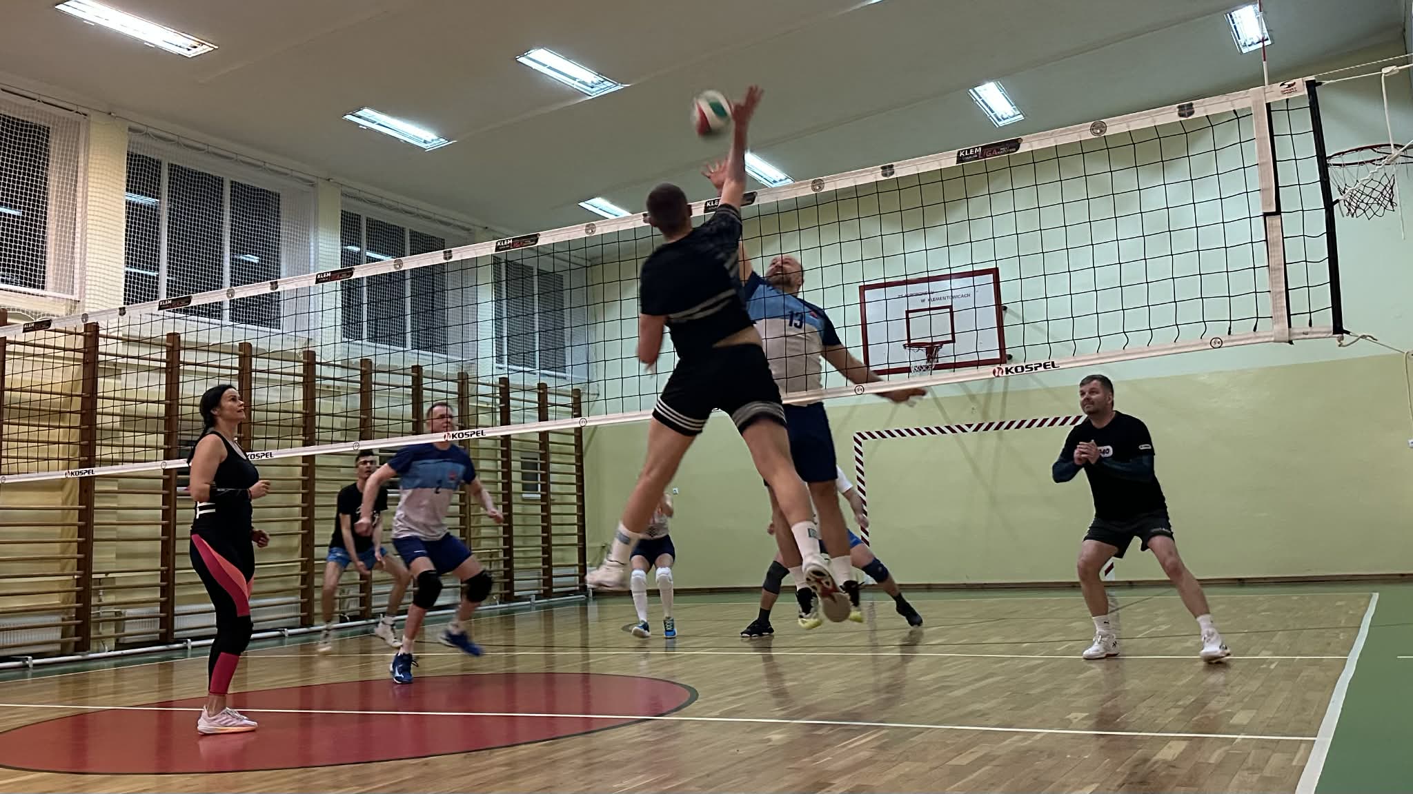 Faworyci nie zawiedli. Volley Piątek i Powiat Puławski z kompletem punktów