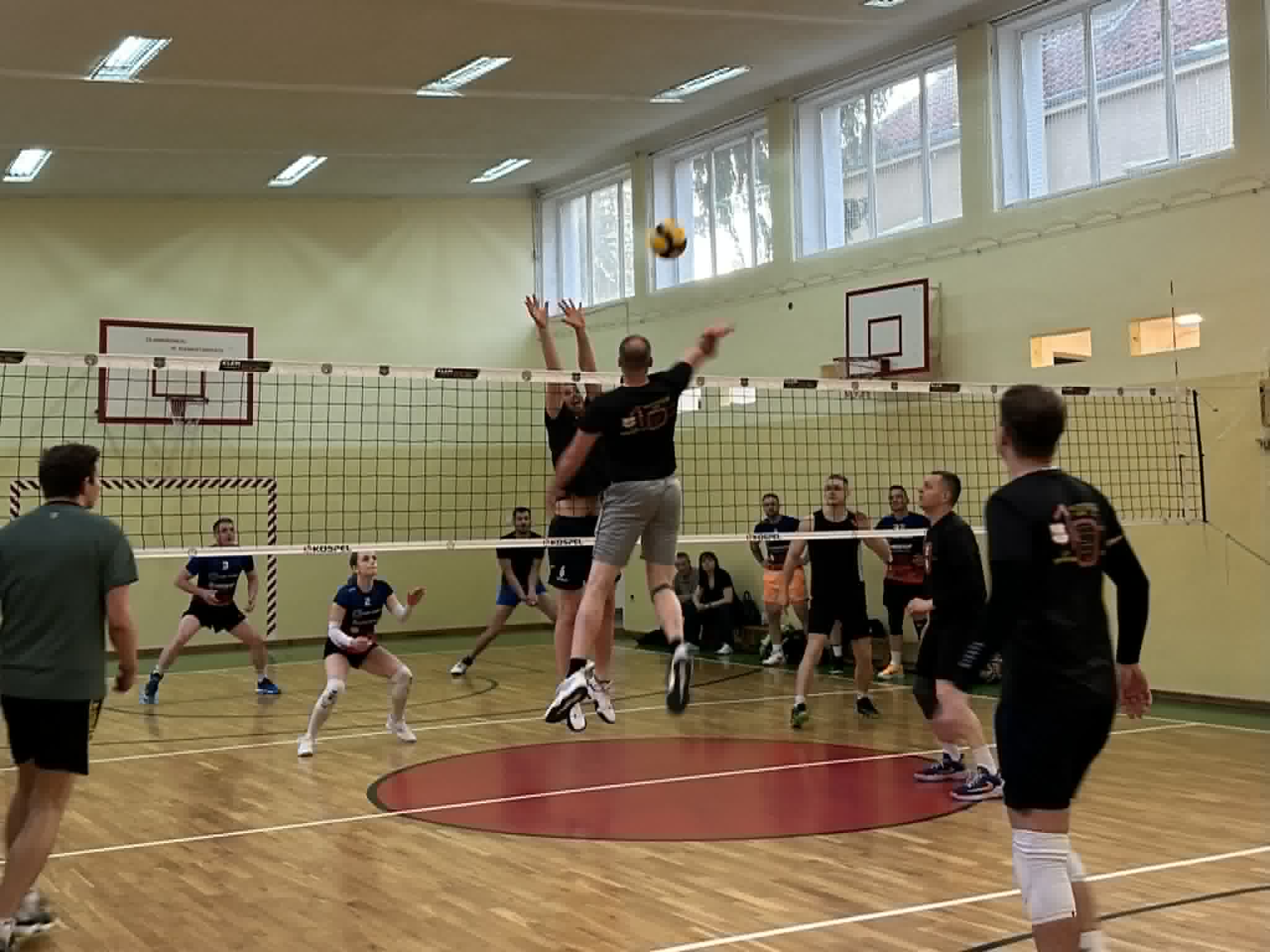 🏐🔥 PIĘKNY FINAŁ KLEM-LIGI! Lacosanostra po kapitalnym widowisku pokonuje Volley Piątek 3-1! 🔥🏐