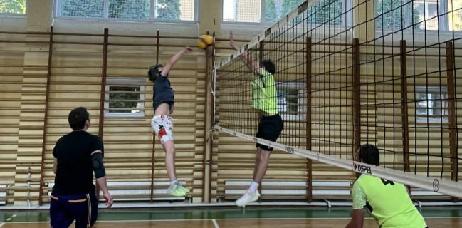 🏐🔥 Historyczny set Vikingów! Łuszczów zgarnął komplet punktów, ale młodzież z ZSA przeszła do historii KLEM-LIGI! 🔥🏐