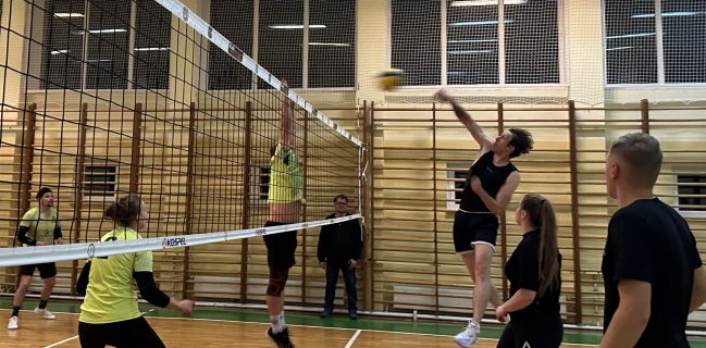 🏐🔥 RAPS Łuszczów rozbił KRV Volley! Koncert zagrywki Radosława Powierży i pokaz siły drużyny z Łuszczowa 🔥🏐