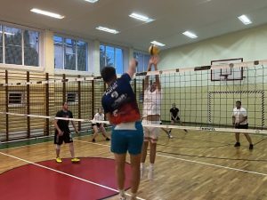 🏐🔥 Volley Piątek mocnym uderzeniem inkasuje 3 punkty! 🔥🏐
