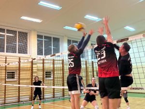 🏐 PRAWIE FORMA W DOBRYM STYLU POKONUJE CZARNYCH KARMANOWICE! 🔥