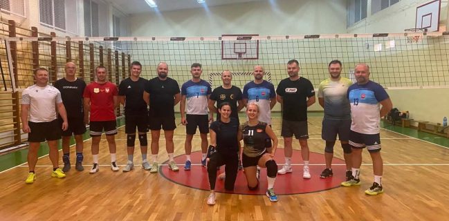 🏐 POWIAT PUŁAWSKI WYWAŁCZYŁ CENNE ZWYCIĘSTWO W MECZU Z STRONG KLEM! 🔥