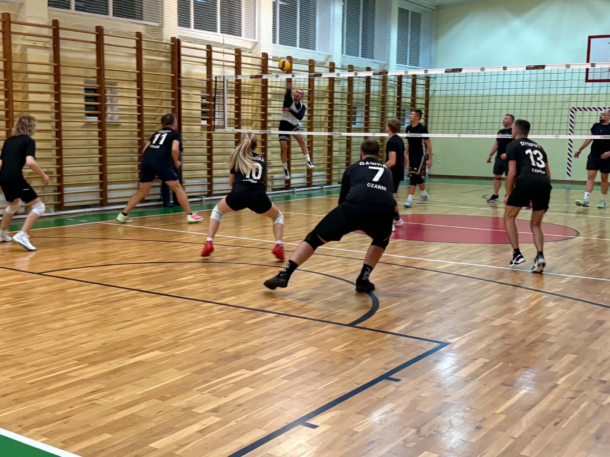 🏐🔥 STRONG KLEM ZDOMINOWAŁ DOLNĄ CZĘŚĆ TABELI! ZWYCIĘSTWO 3:0 Z CZARNYMI KARMANOWICE!